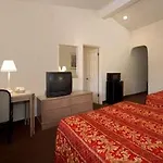 Econo Lodge At The Park